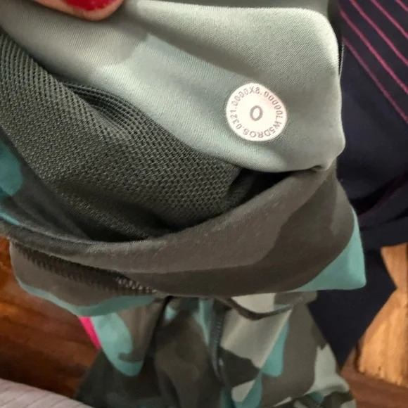 Lululemon Camouflage Leggings Size 0 - Picture 3 of 3